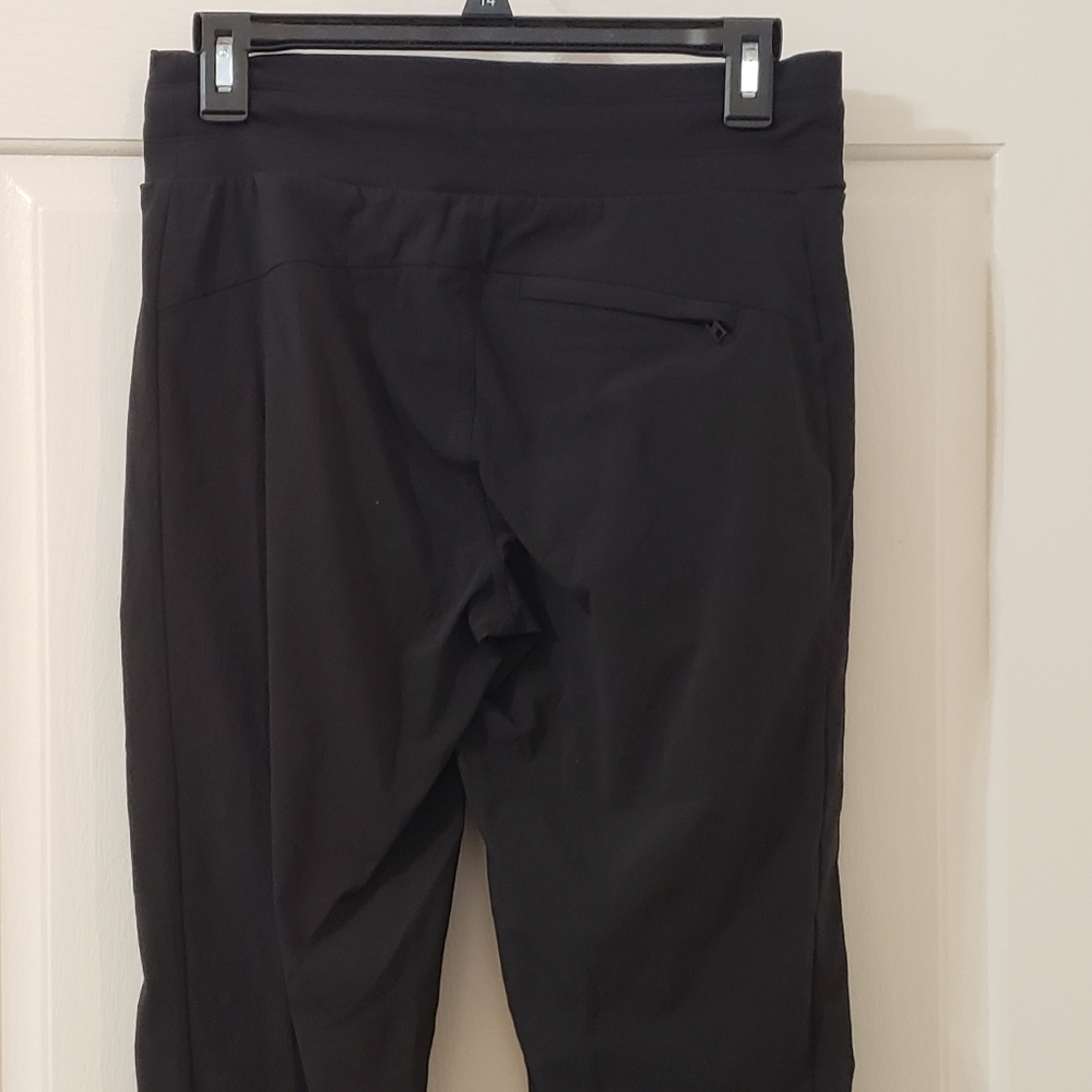 Athleta Size 0 Black Jogger Pants with Zipper Pockets - Picture 4 of 9